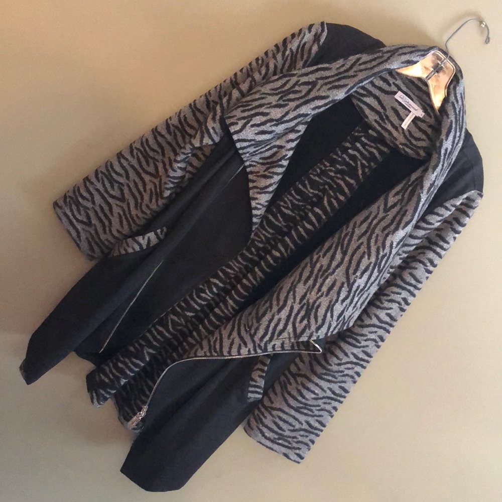 Grey Patterned Jacket - image 2